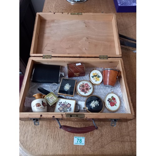 78 - Small wooden case with trinkets inside, see photos