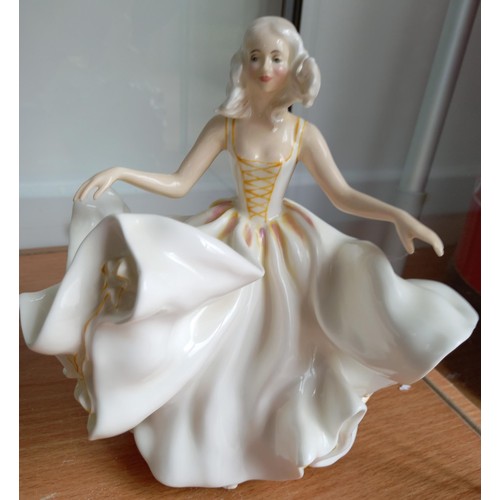 160 - Royal Doulton figurines Sweet 17 HN2734/1974 and Fleur HN2368/1967