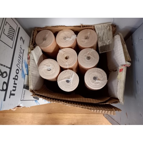 221 - 19 rolls of wallpaper, Domus Parati batch 5814/I1