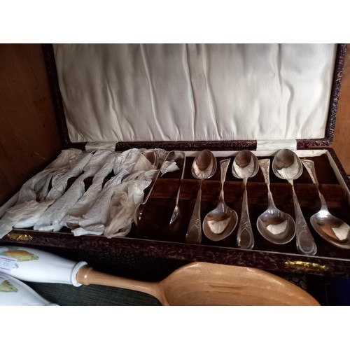 229 - Selection vintage cutlery etc.