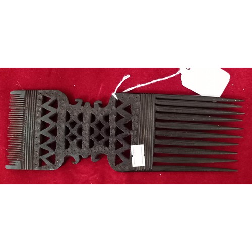 261 - Victorian African hair comb, remarkable condition