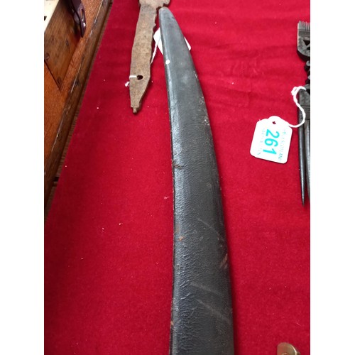 266 - Curved vintage sword