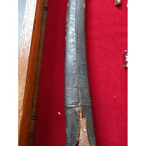 266 - Curved vintage sword