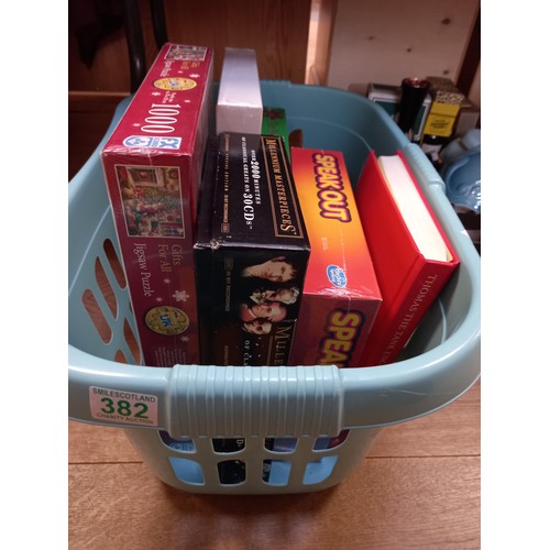 382 - Jigsaw puzzles, games, etc.