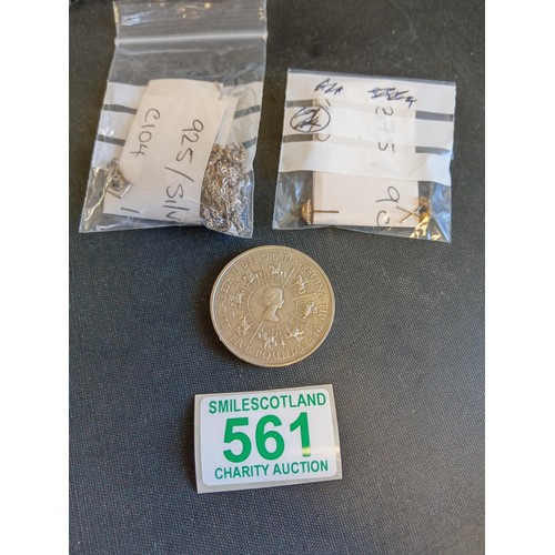 561 - £5 coin, scrap gold and scrap silver