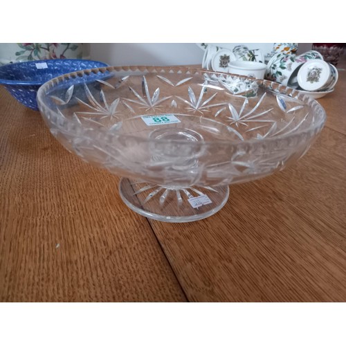 88 - Quality crystal bowl