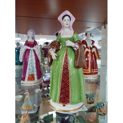 123 - Henry VIII and 6 wives by Sitzendorf figurines