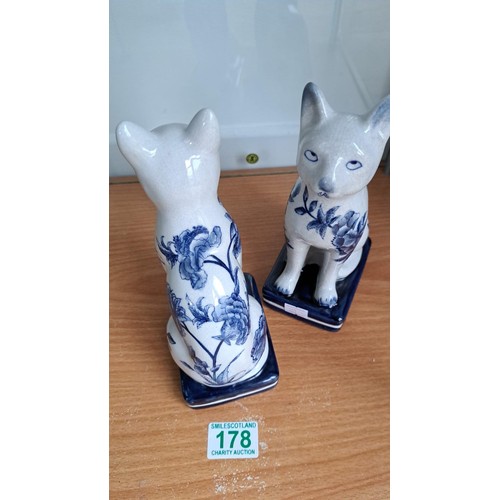 178 - Pair Asian style sitting cats