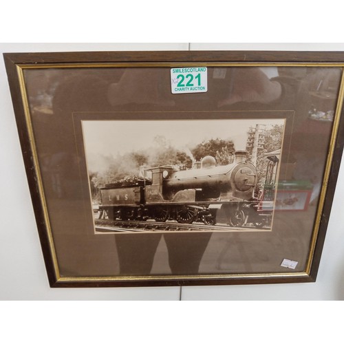 221 - 2 x vintage framed photograph.