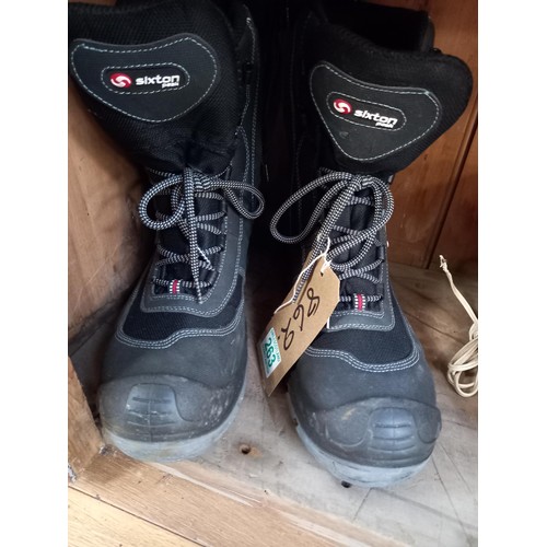 263 - Sixton Peak Safety Boots (Size 44)