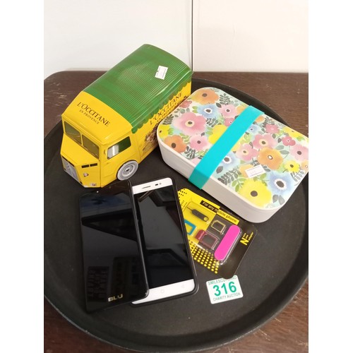 316 - Tray lot Citreon tin, 2x BLU mobile phones & lunchbox