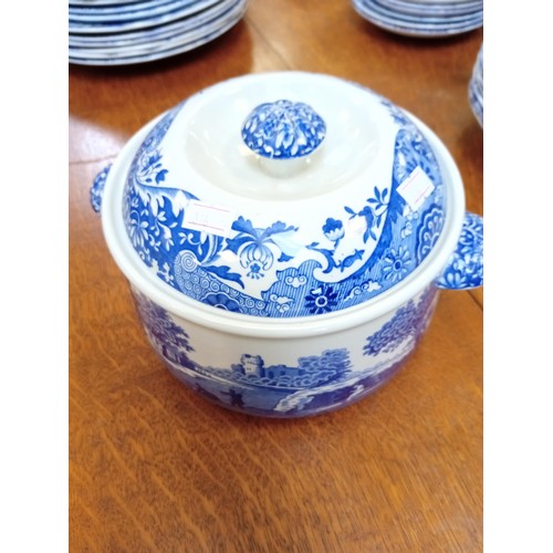 341 - Large collection of Spode dinnerware all featuring the same pattern, Spode deign c1816c