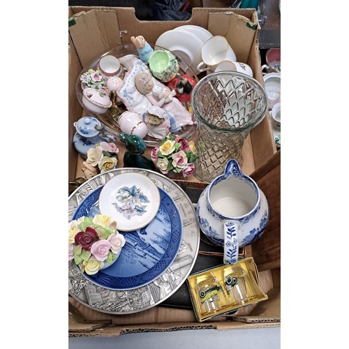 426 - 4 x Boxes of ornaments, china ware etc,