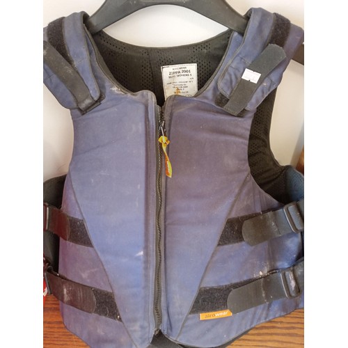 98 - Ladies life jacket