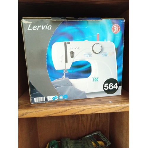 100 - Lervia 564 sewing machine