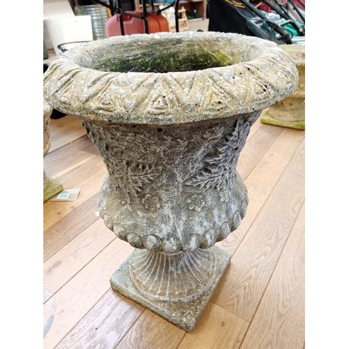 209 - Garden urn