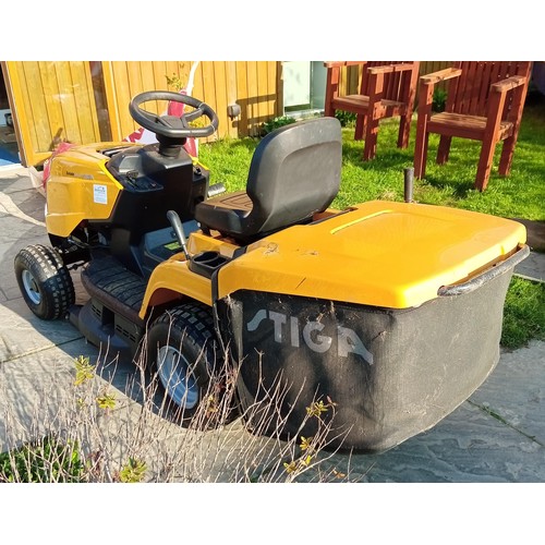 279 - Stiga Estate 3084H ride-on lawn mower, recently serviced