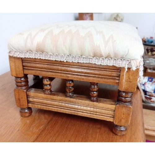 61 - Small Foot Stool