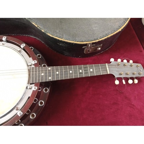 366 - banjo with case