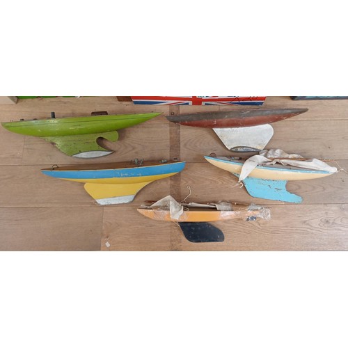 352 - Selection of Model Boat Hulls