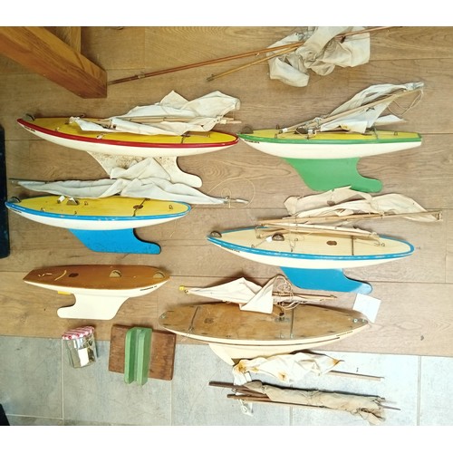 353 - Selection of Model Boat Hulls