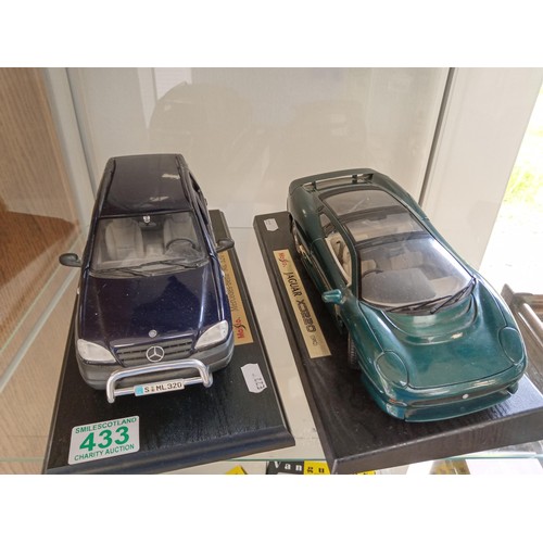 433 - Maisto Jaguar XJ220 & Mercedes ML320 Models