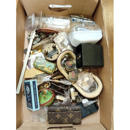 285 - Small Box lot of Collectables