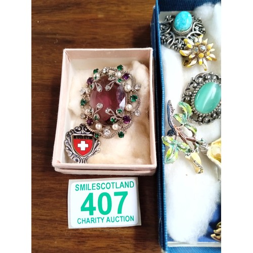 407 - A selection of mainly vintage costume jewellery