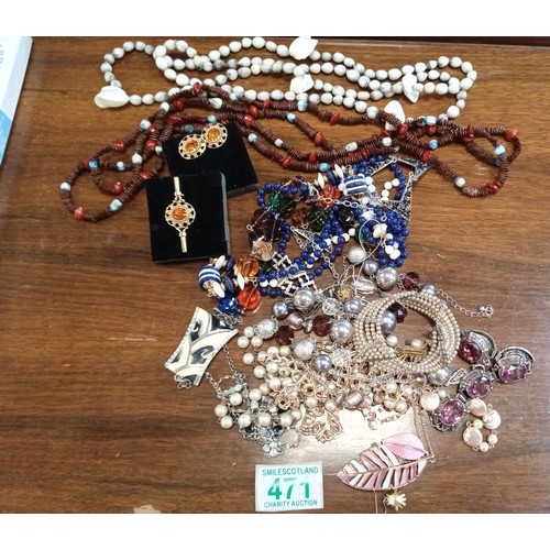 471 - Selection of costume jewellery