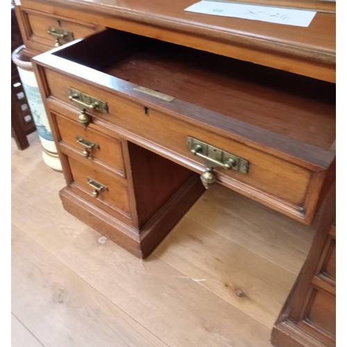 70 - Pedestal desk