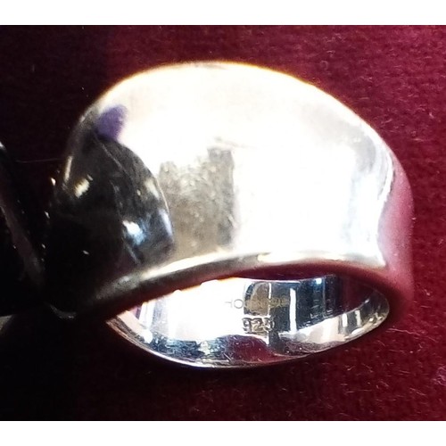 111 - hot Diamonds sterling silver ring , Edinburgh assay mark with original box