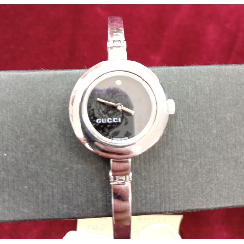 115 - Ladies Gucci 105 swiss made watch