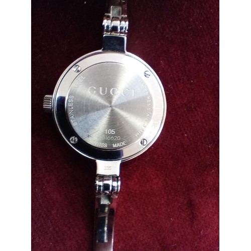 115 - Ladies Gucci 105 swiss made watch