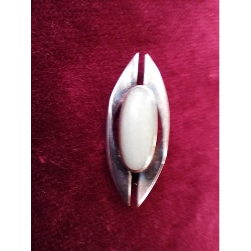 119 - good selection of sterling silver brooches etc see photo for details