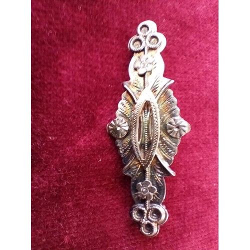 119 - good selection of sterling silver brooches etc see photo for details