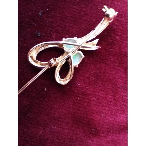 121 - fully hallmarked 9ct gold and opal brooch Edinburgh assay 2.5g