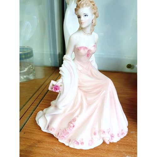 163 - Royal Doulton figurines and Royal Worchester