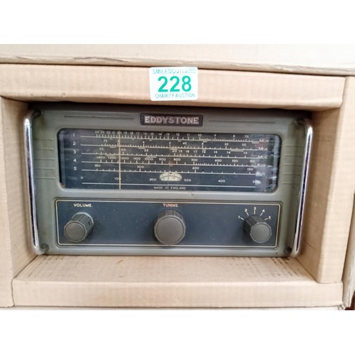 228 - Short wave radio by Eddy Stone model 870A in original box