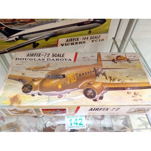 142 - 2 airfix models