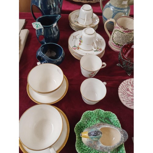 329 - good selection of vintage pottery etc