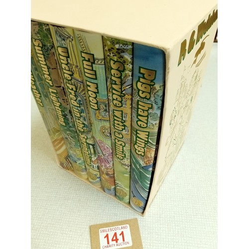 141 - Folio Society 'Best of Blandings' P.G. Wodehouse 6 Vols. 1 slipcase