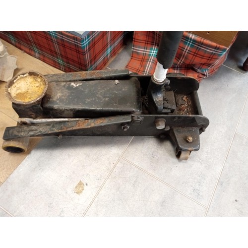 75 - Large trolley jack 3.2 tonne