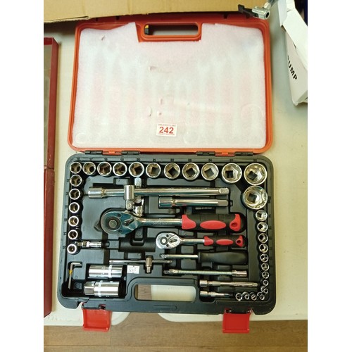 242 - Socket set