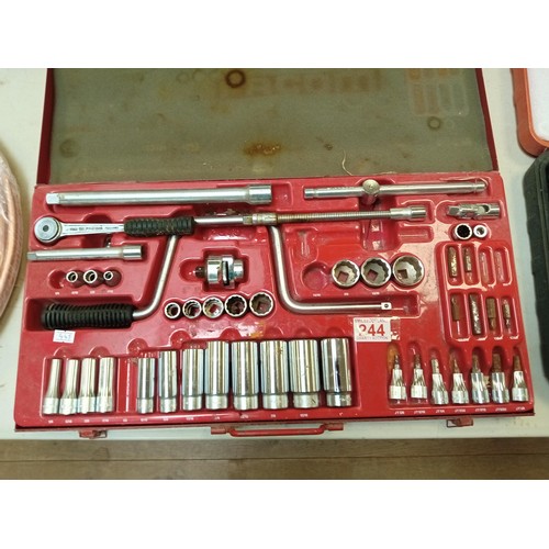 244 - Socket set