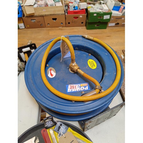 251 - Wall mounted air line hose