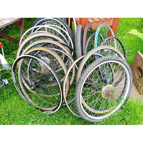 1A - Selection of bikes, wheels & parts A/F