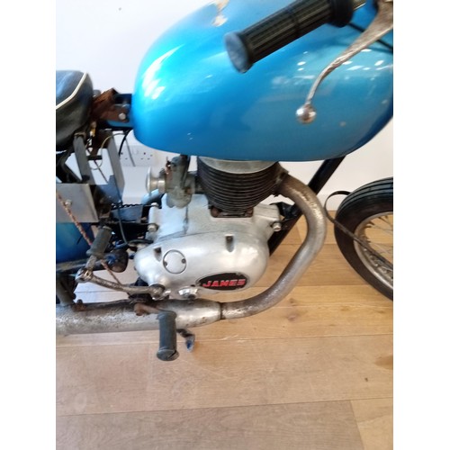 401 - 1960's Captain James motorcycle/ motorbike for restoration or spares no documents.
10% premium on th... 