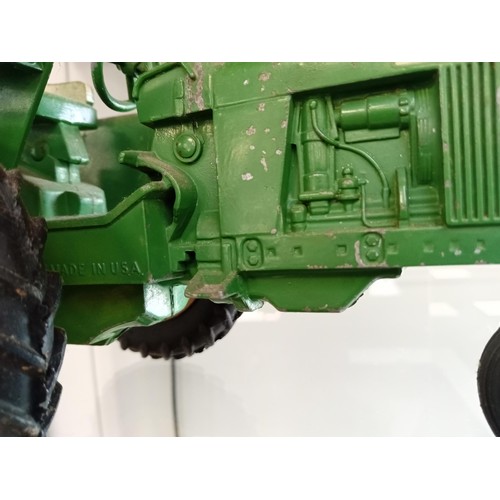 437 - John Deere tractor made in the USA