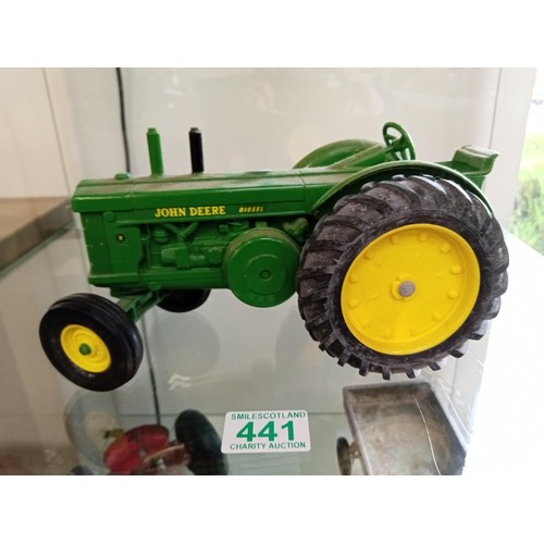 441 - John Deere vintage tractor