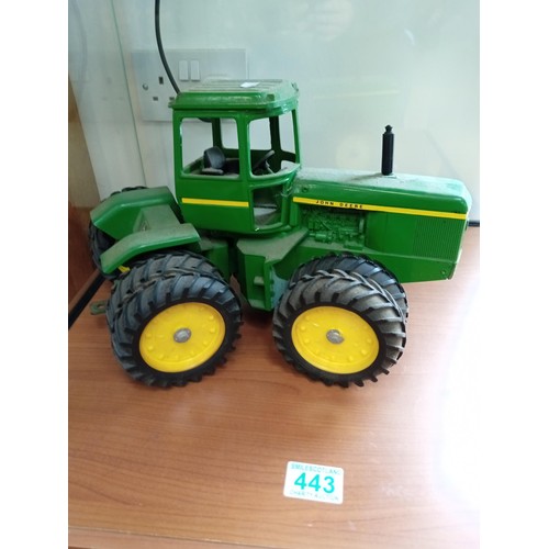 443 - John Deere model tractor 8640